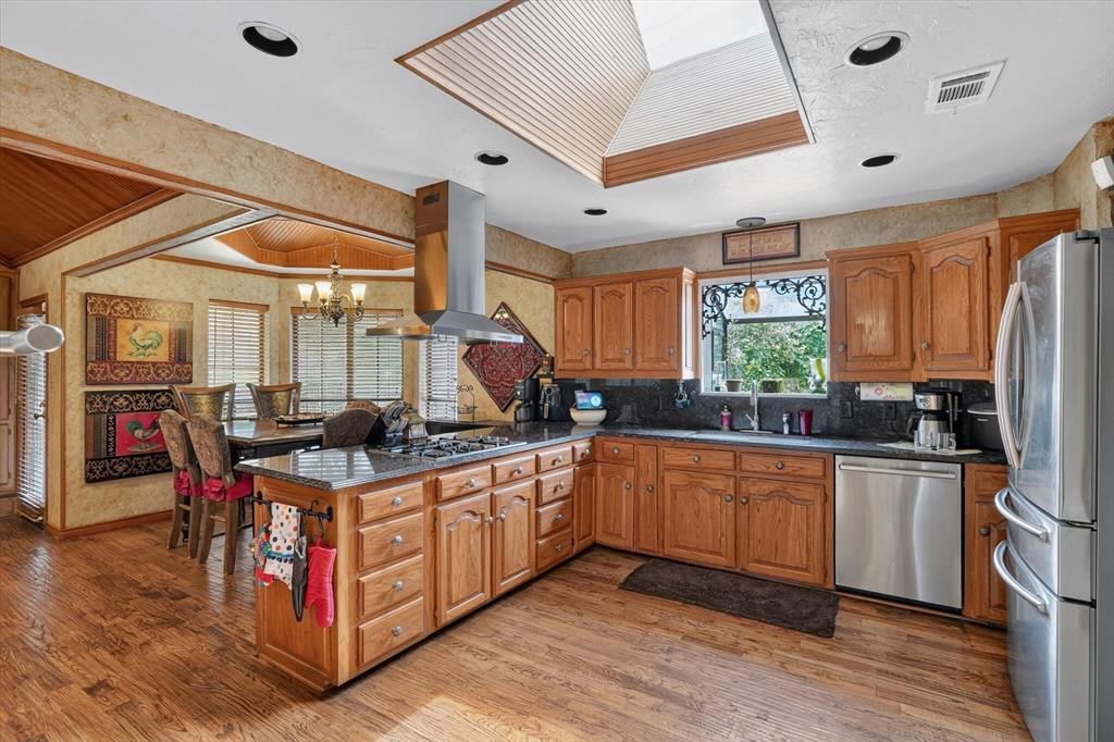 2335 Highlands Creek Road Carrollton, TX 75007 - Photo 12 of 36