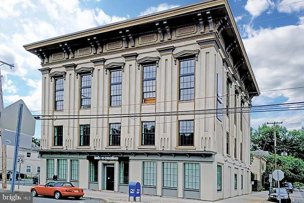 $2,500 | 71-75 North Main Street, Unit 304, Lambertville, NJ 08530