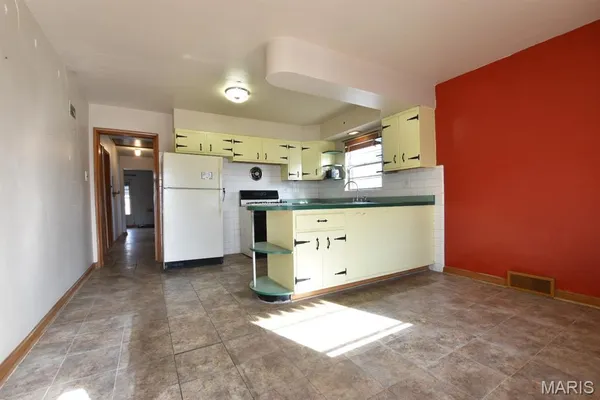$330,000 | 5642 Wilson Avenue, St. Louis, MO 63110