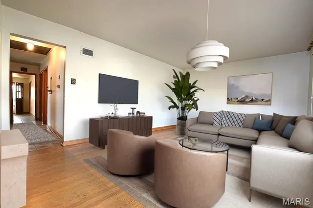 $330,000 | 5642 Wilson Avenue, St. Louis, MO 63110