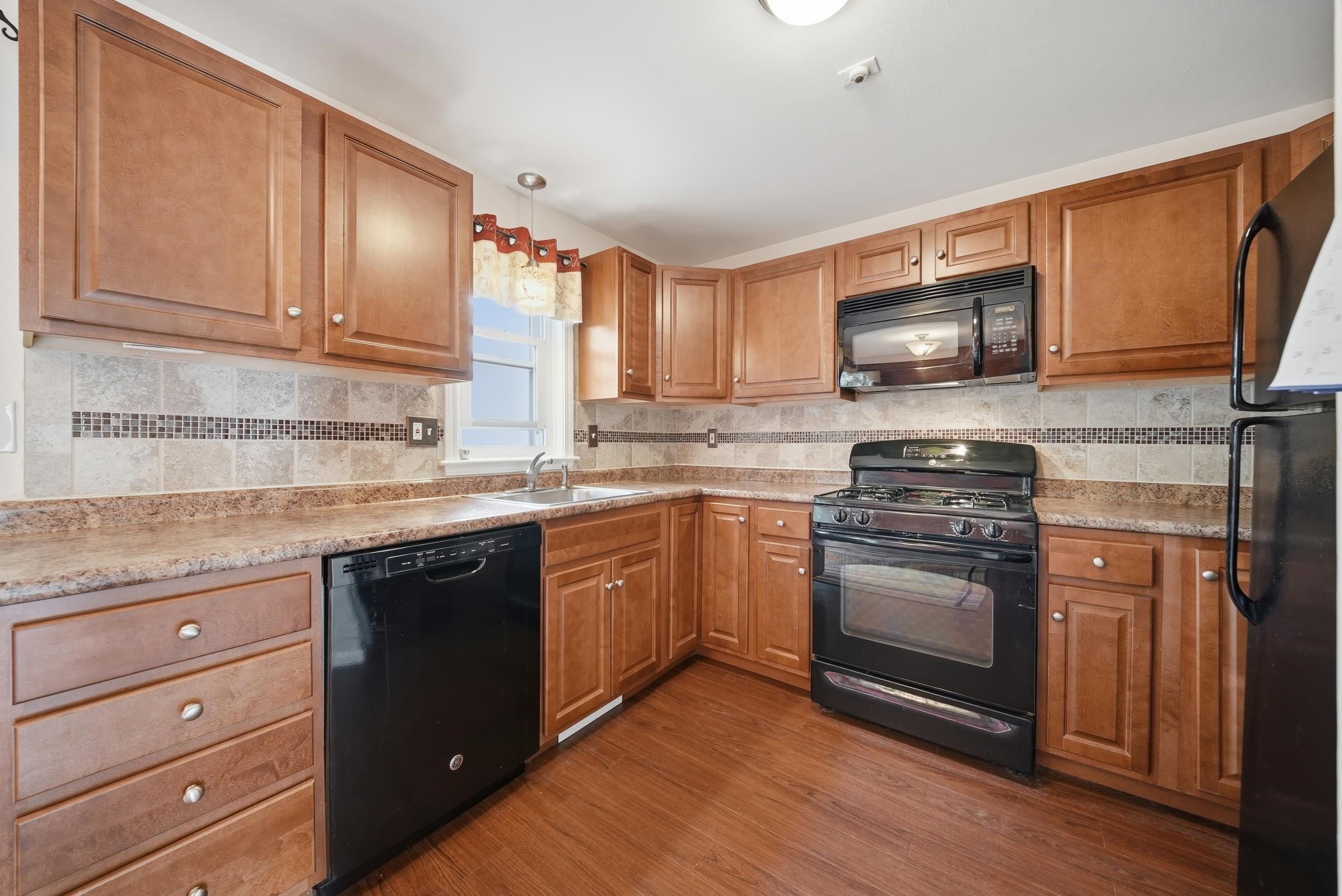 7 Sundown Drive, Unit A Derry, NH 03038 - Photo 3 of 36