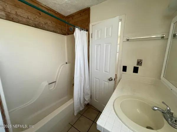 $2,600 | 231 Hopkins Street, Neptune Beach, FL 32266