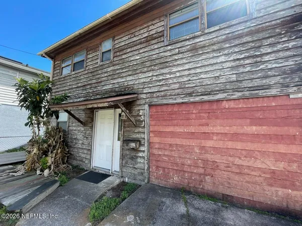 $2,600 | 231 Hopkins Street, Neptune Beach, FL 32266