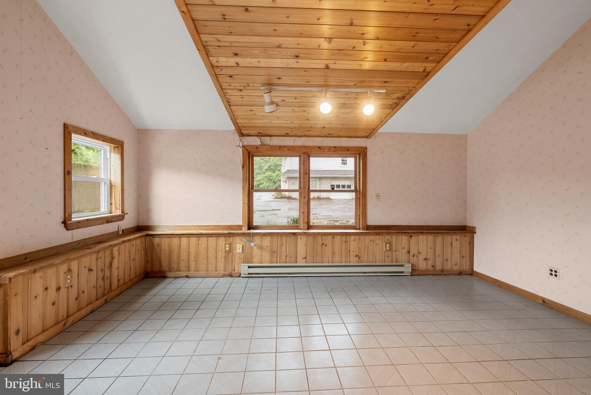 2965 Upper Ridge Road Pennsburg, PA 18073 - Photo 27 of 78