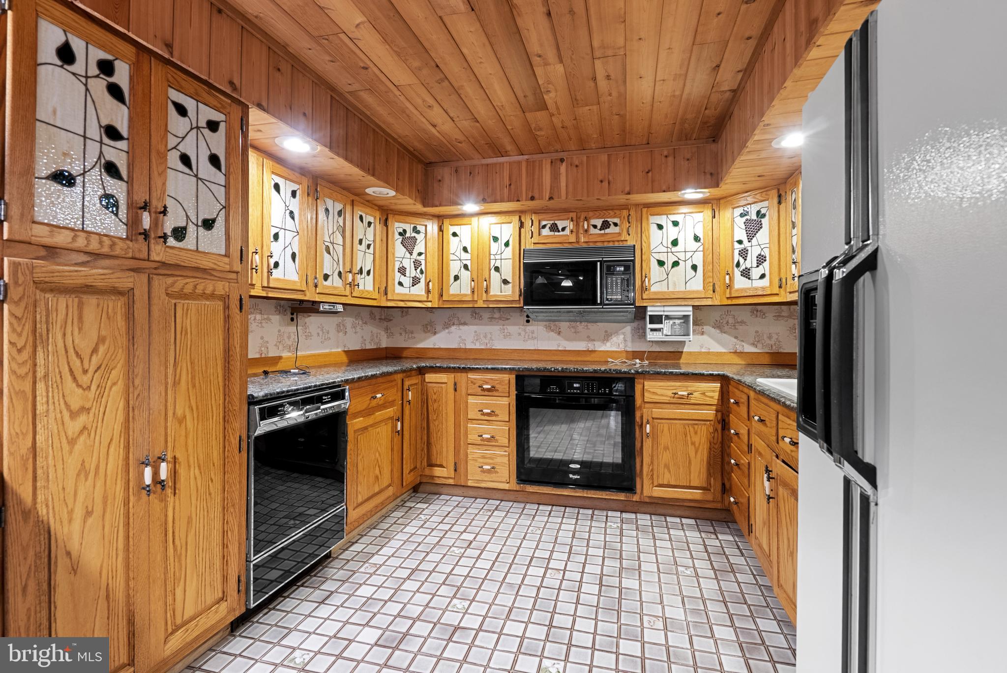 2965 Upper Ridge Road Pennsburg, PA 18073 - Photo 8 of 78