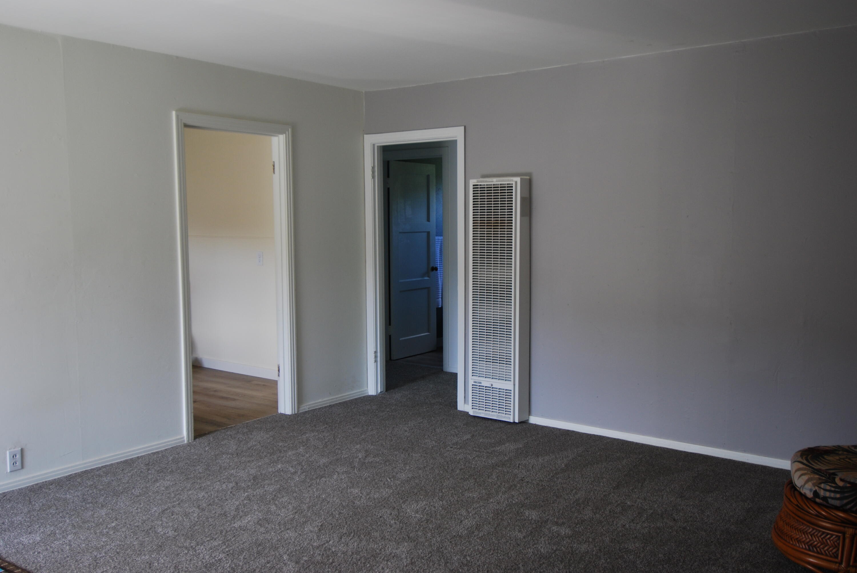 655 Rigby Avenue Rio Dell, CA 95562 - Photo 4 of 20 Entry into Kitchen and Hallway