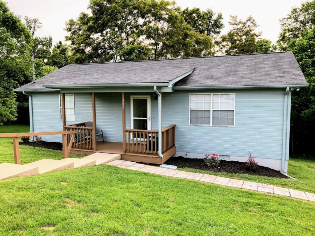205 Ruth Street Bristol, TN 37620 - Photo 1 of 15 Photo 1