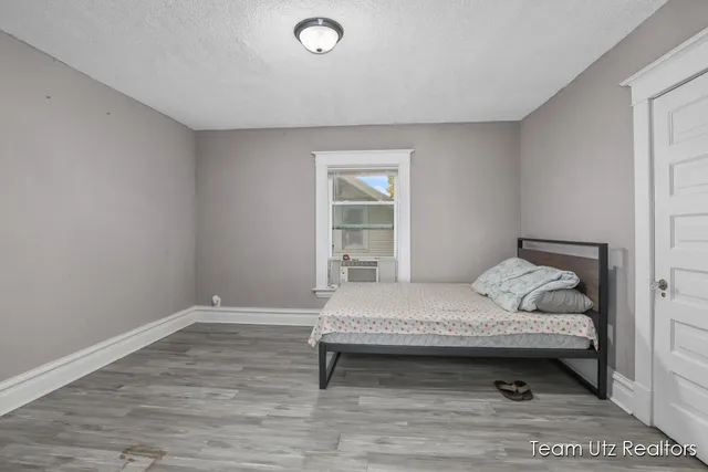 $289,900 | 29 Sutton Street Southwest, Grand Rapids, MI 49507