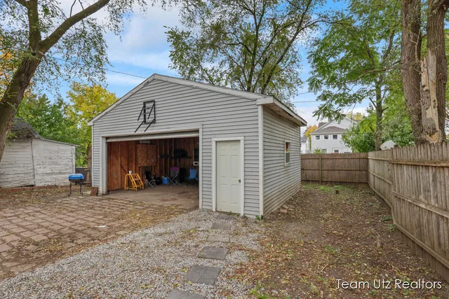 $289,900 | 29 Sutton Street Southwest, Grand Rapids, MI 49507