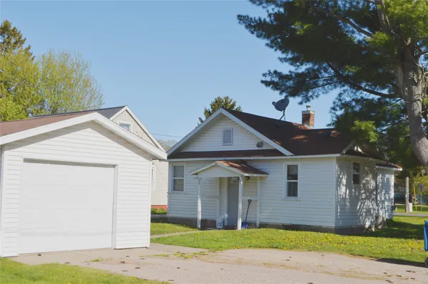 $149,000 | 300 Wisconsin Avenue, Cameron, WI 54822