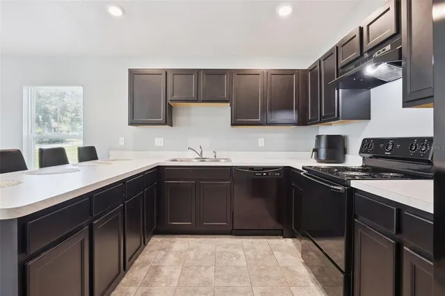 $300,000 | 1605 Mayaro Court, Mascotte, FL 34753