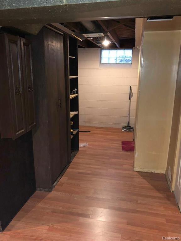 8458 Dale Center Line, MI 48015 - Photo 25 of 30