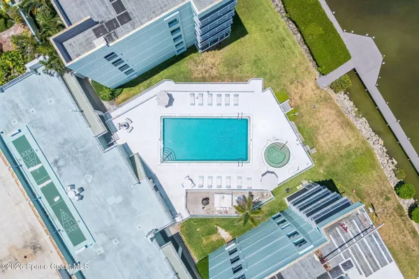 a view of an outdoor space