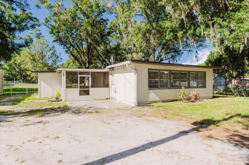2531 Hebb Road Auburndale, FL 33823 - Photo 2 of 31