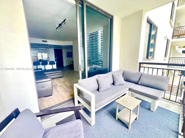 $4,650 | 999 Southwest 1st Avenue, Unit 1807, Miami, FL 33130