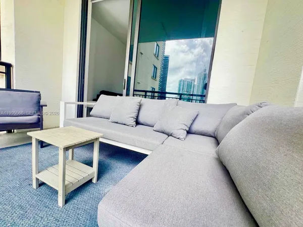$4,650 | 999 Southwest 1st Avenue, Unit 1807, Miami, FL 33130