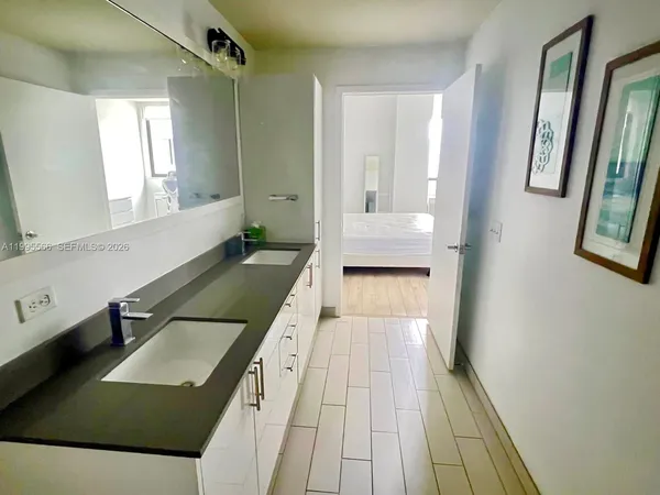 $4,650 | 999 Southwest 1st Avenue, Unit 1807, Miami, FL 33130