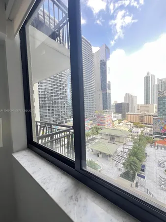 $4,650 | 999 Southwest 1st Avenue, Unit 1807, Miami, FL 33130
