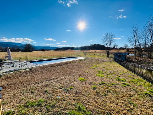 $769,900 | 220 Pleasant Hill Road, Chuckey, TN 37641