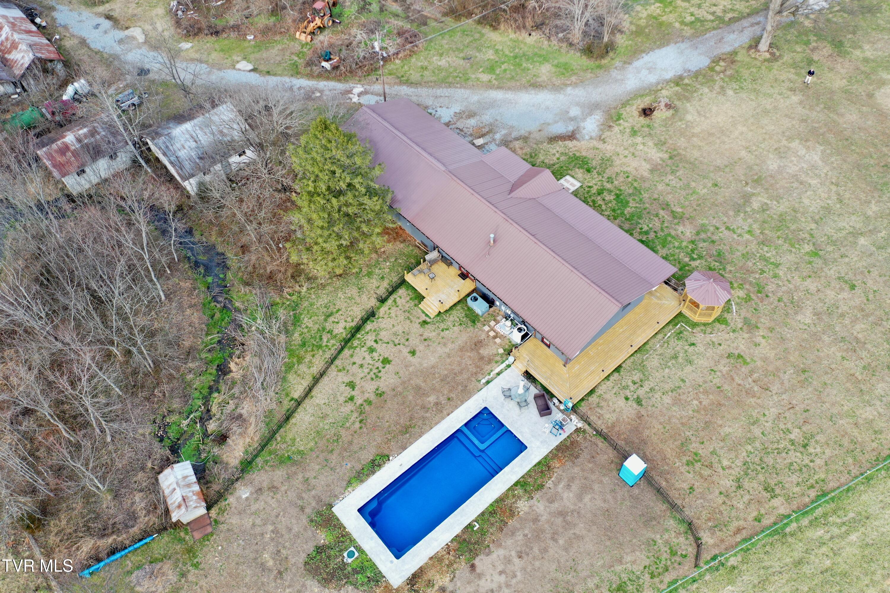 220 Pleasant Hill Road Chuckey, TN 37641 - Photo 4 of 63 F20AAF17759B40322158BBC5D0E33343