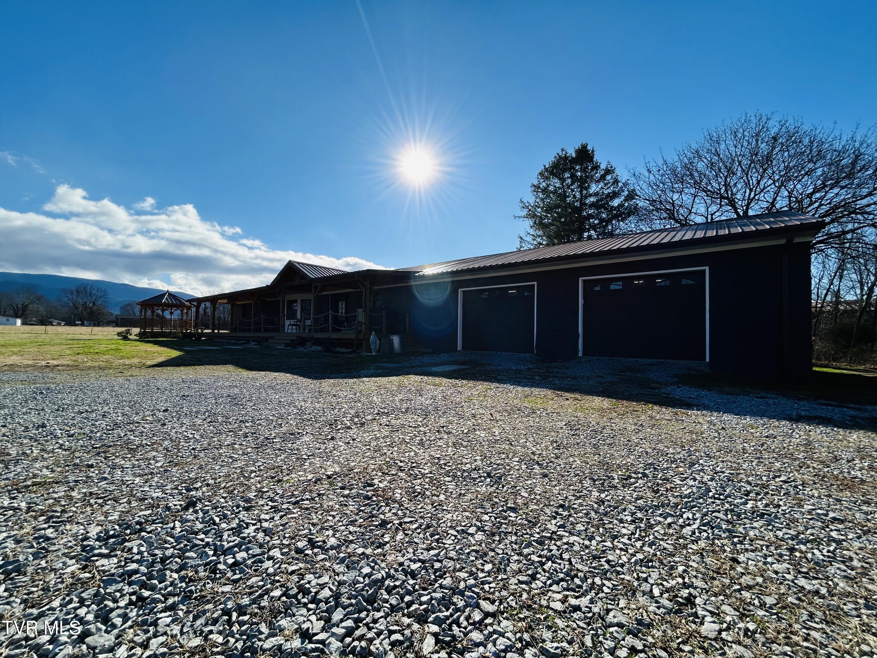 220 Pleasant Hill Road Chuckey, TN 37641 - Photo 9 of 63 IMG_1164