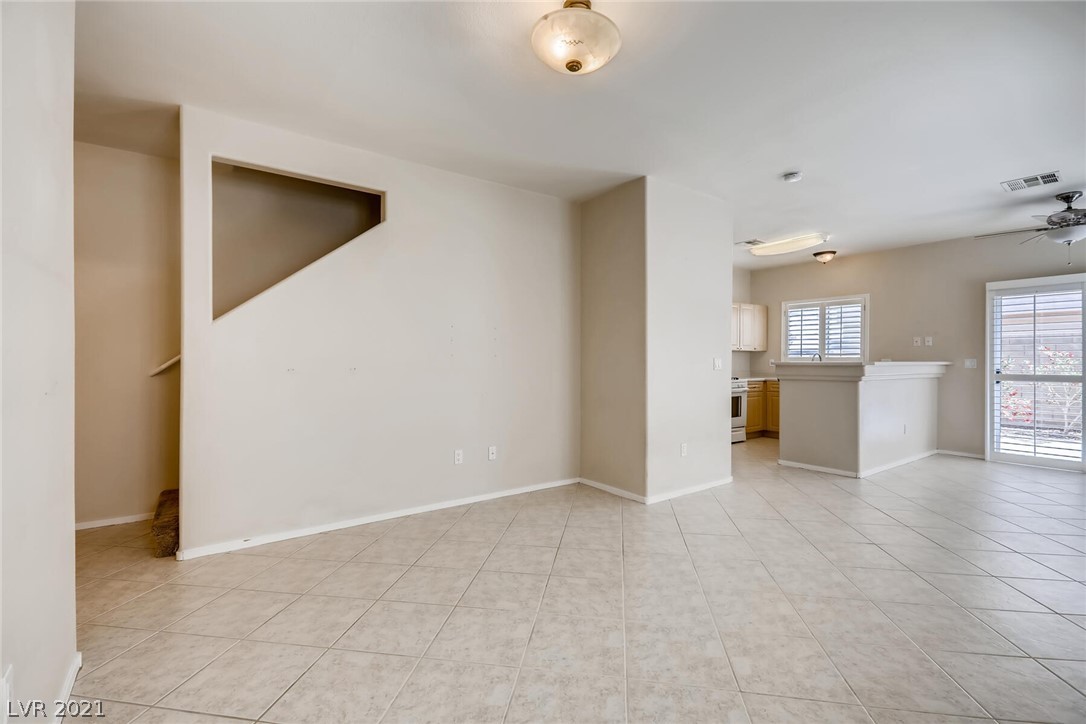 8767 Roping Rodeo Avenue, Unit 102 Las Vegas, NV 89178 - Photo 4 of 27