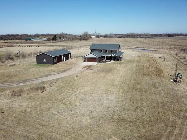 $649,900 | 16335 55th Street Southeast, Kindred, ND 58051
