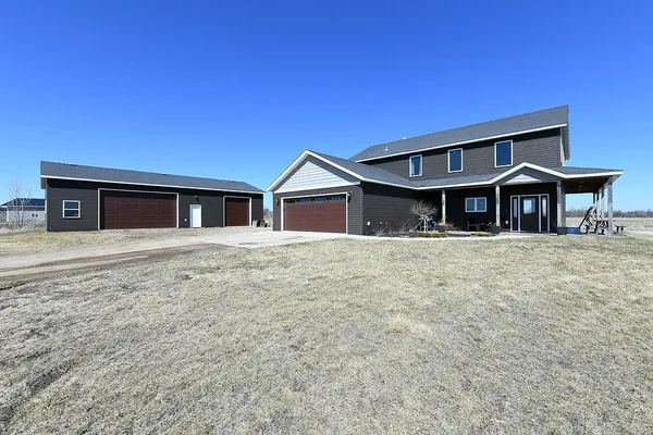 $649,900 | 16335 55th Street Southeast, Kindred, ND 58051