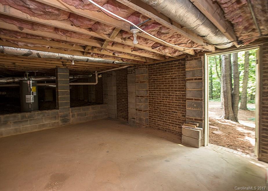 124 Friendfield Drive, Unit 10 Fort Mill, SC 29715 - Photo 21 of 24 a view of a garage