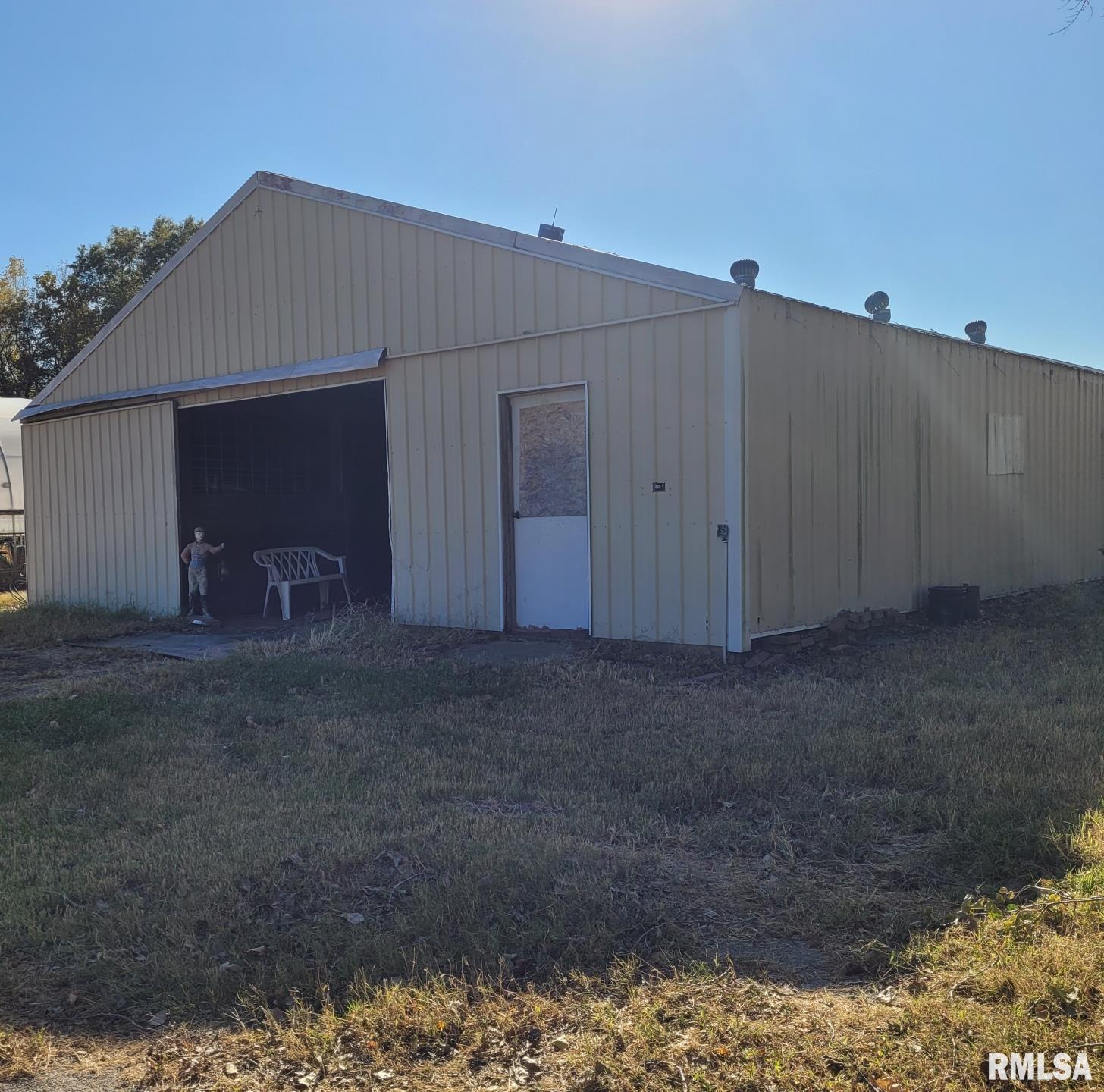 10545 Market Rd Junction Junction, IL 62954 - Photo 4 of 11