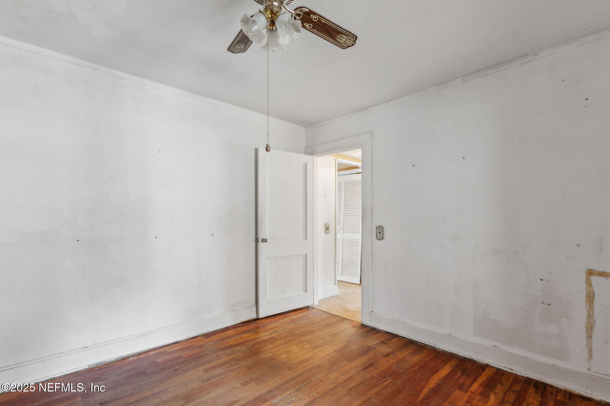 2753 Amelia Road Fernandina Beach, FL 32034 - Photo 17 of 40 a view of an empty room with a window