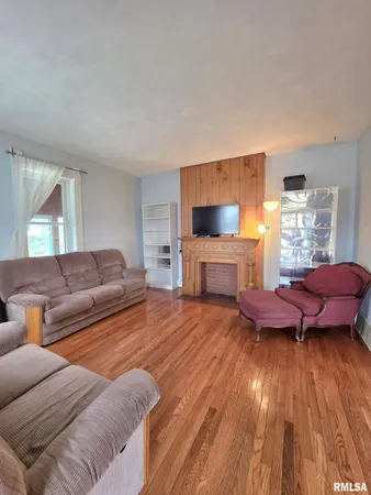 $115,000 | 1434 Monroe Street, Quincy, IL 62301