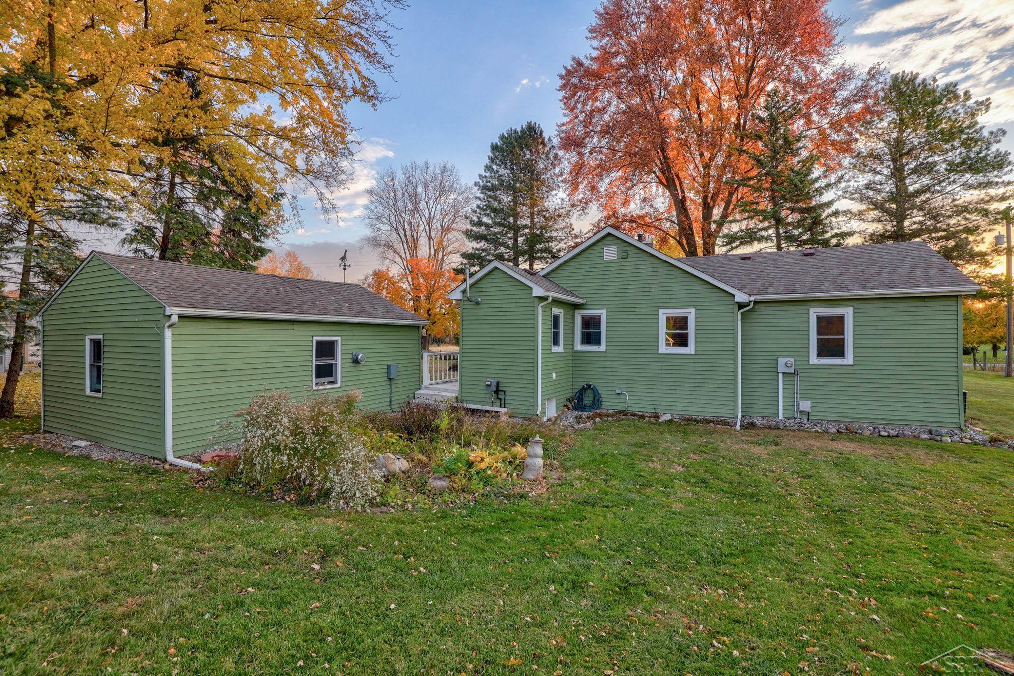 2175 Kennely Road Saginaw, MI 48609 - Photo 26 of 32 50094240-25.JPG