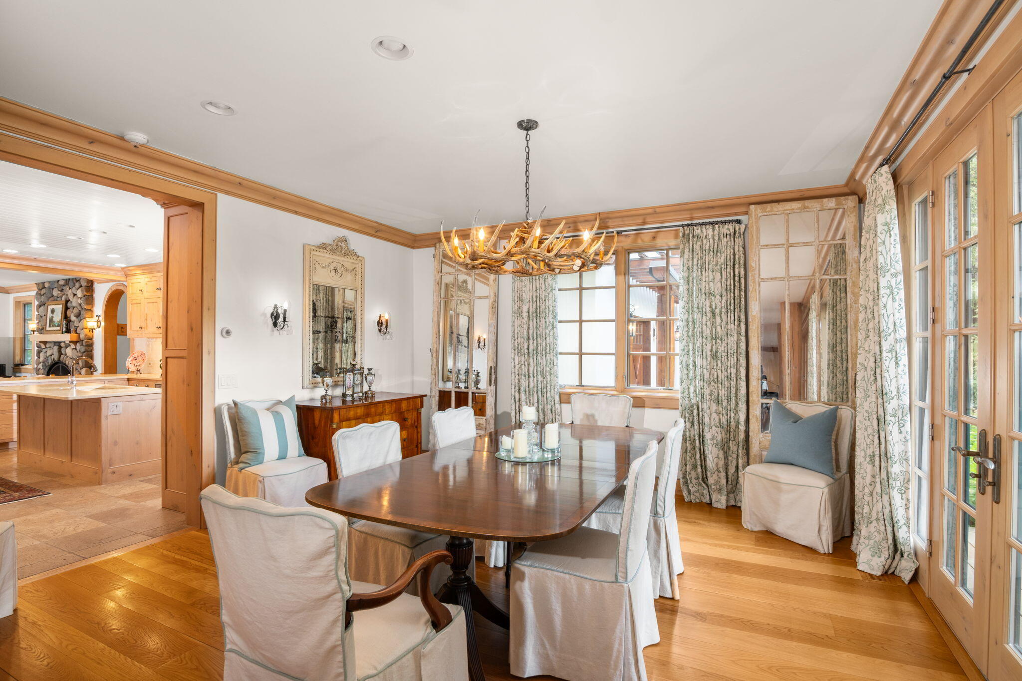 7 Rose Court Sun Valley, ID 83353 - Photo 20 of 48 Dining Room