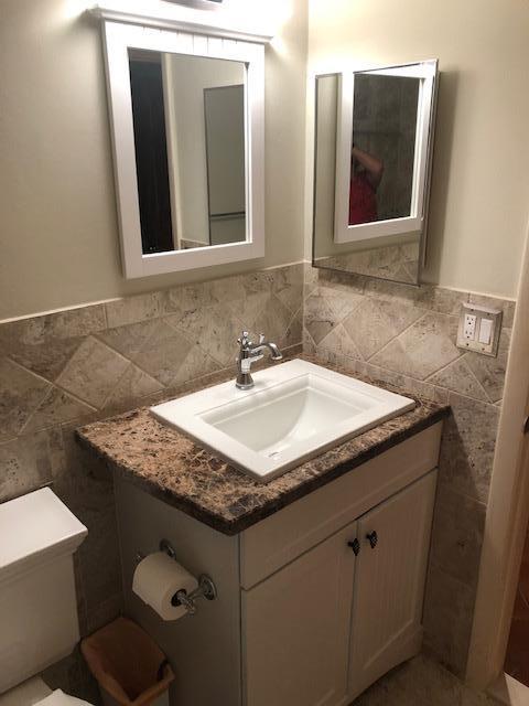 120 Northwest 70th Street, Unit 2040 Boca Raton, FL 33487 - Photo 9 of 14 Bathroom 1