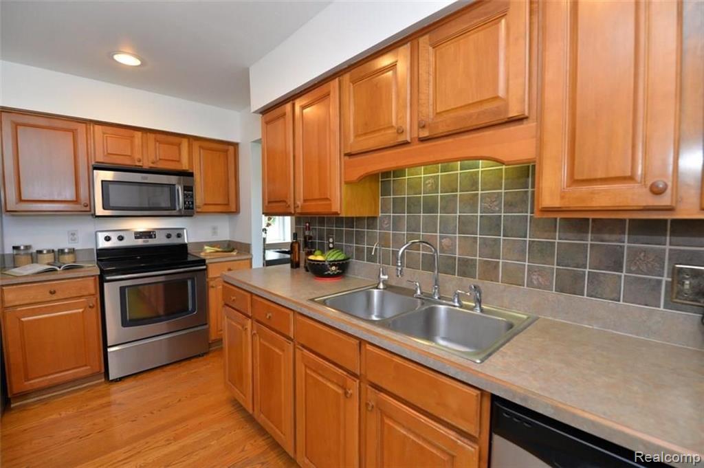 2154 Highsplint Drive Rochester Hills, MI 48307 - Photo 18 of 42