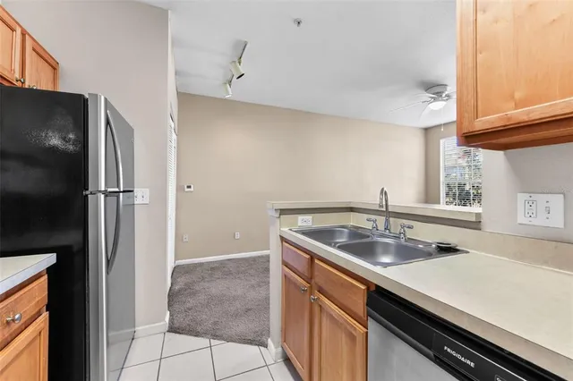 $160,000 | 8917 Lee Vista Boulevard, Unit 2807, Orlando, FL 32829