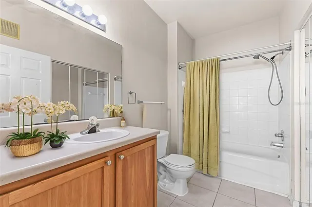 $160,000 | 8917 Lee Vista Boulevard, Unit 2807, Orlando, FL 32829