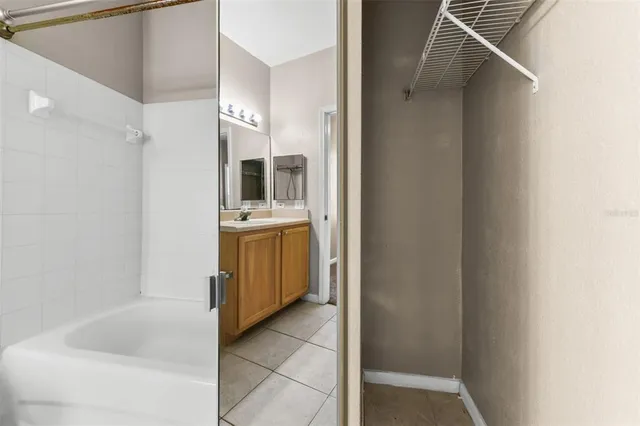 $160,000 | 8917 Lee Vista Boulevard, Unit 2807, Orlando, FL 32829