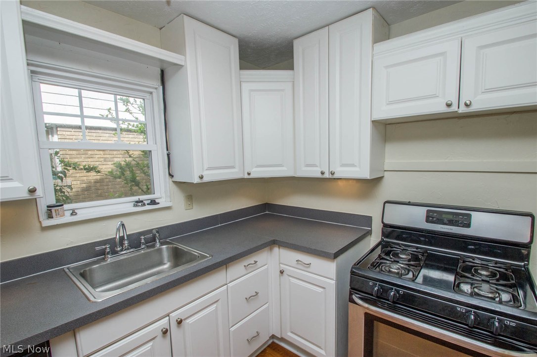 1529 Parkhill Road Cleveland Heights, OH 44121 - Photo 13 of 22