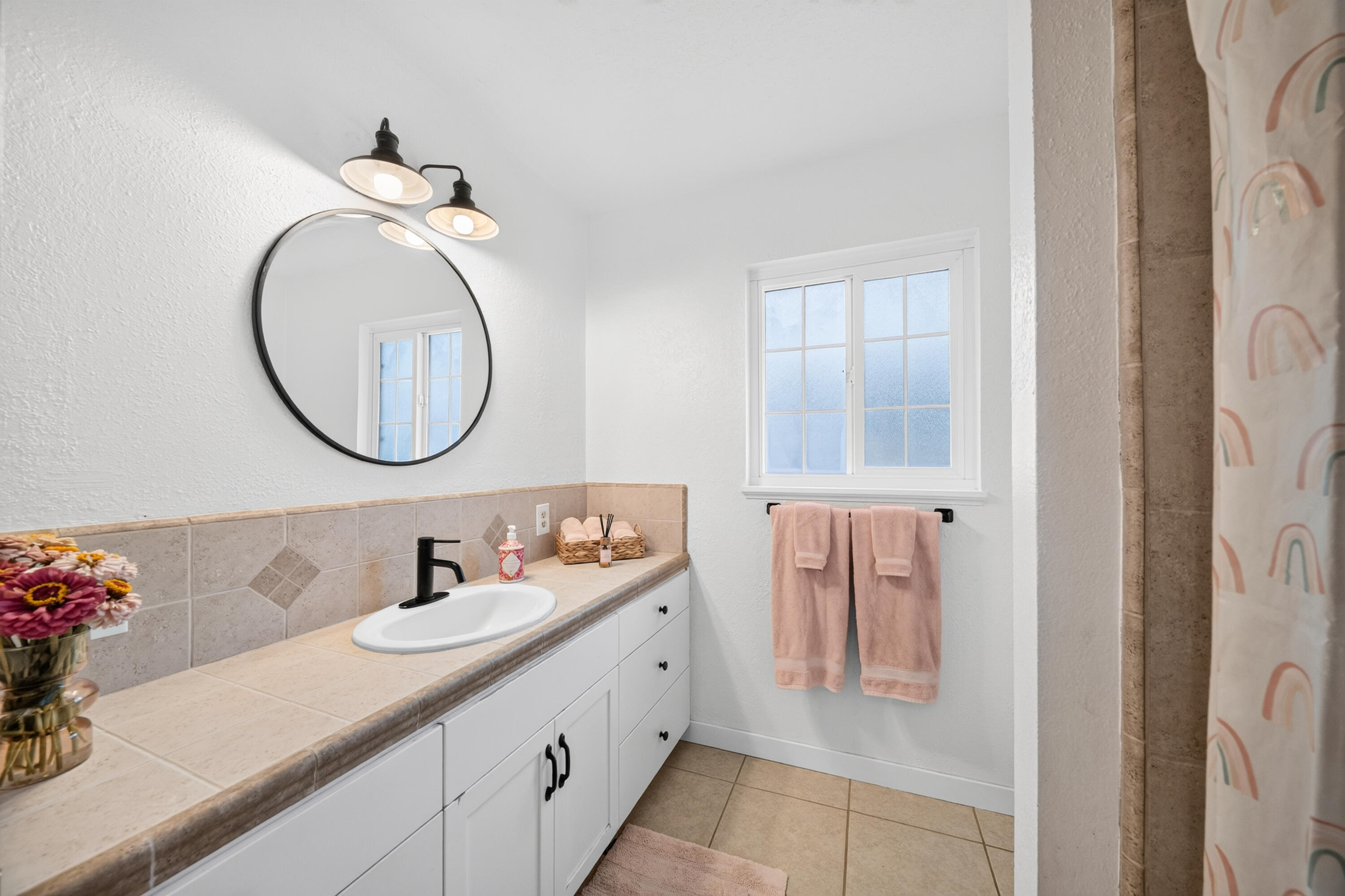 3061 Marmac Road Anderson, CA 96007 - Photo 25 of 45 Bathroom 2