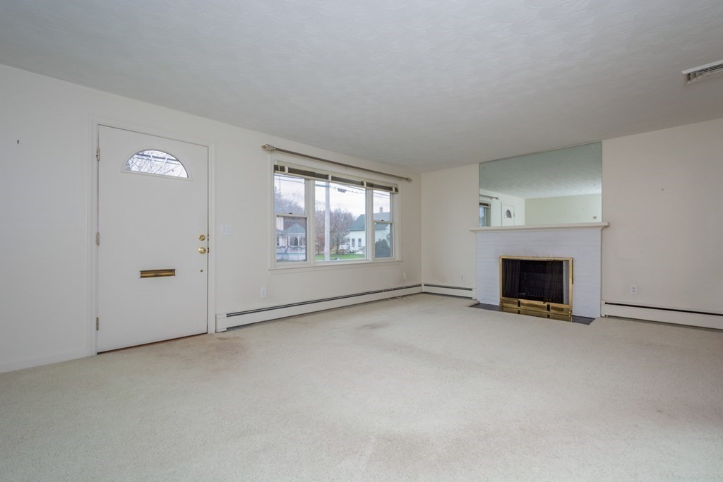 117 Malden Street Worcester, MA 01606 - Photo 3 of 25