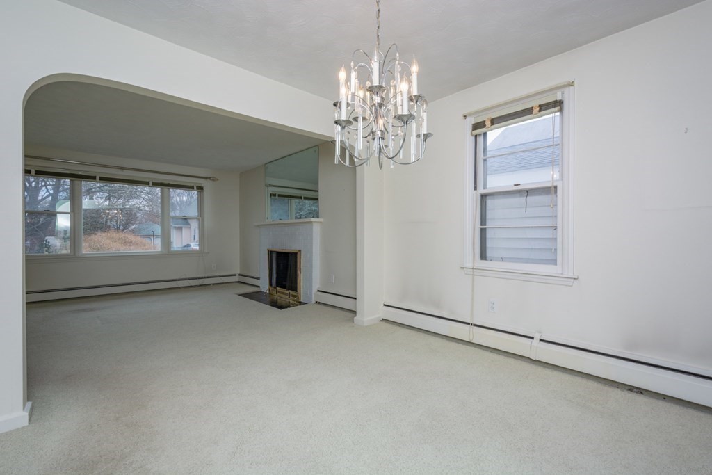117 Malden Street Worcester, MA 01606 - Photo 5 of 25
