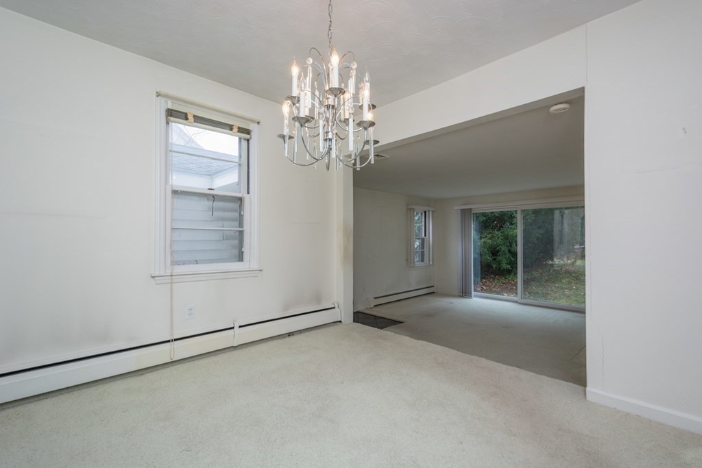 117 Malden Street Worcester, MA 01606 - Photo 6 of 25