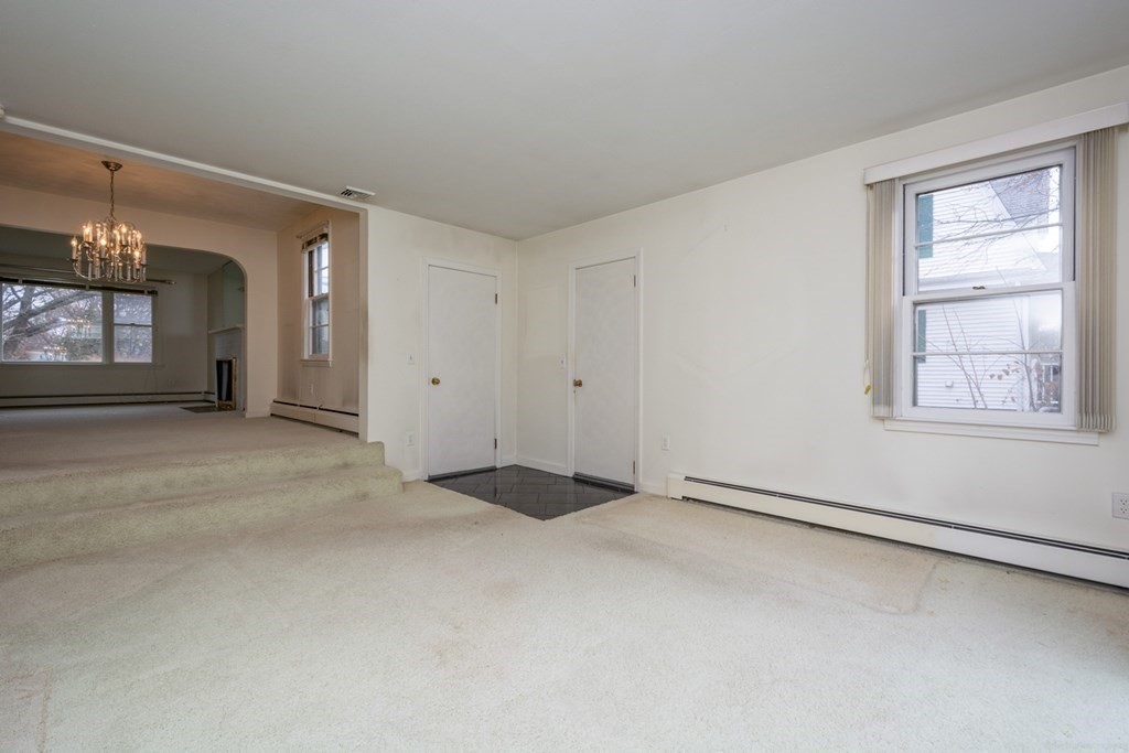 117 Malden Street Worcester, MA 01606 - Photo 7 of 25