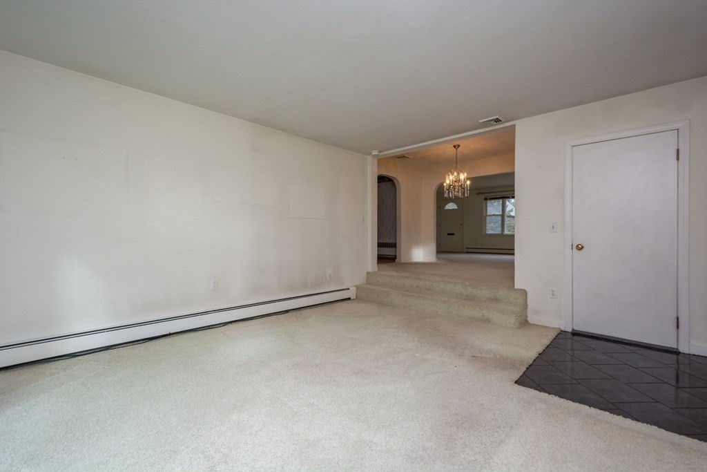117 Malden Street Worcester, MA 01606 - Photo 8 of 25