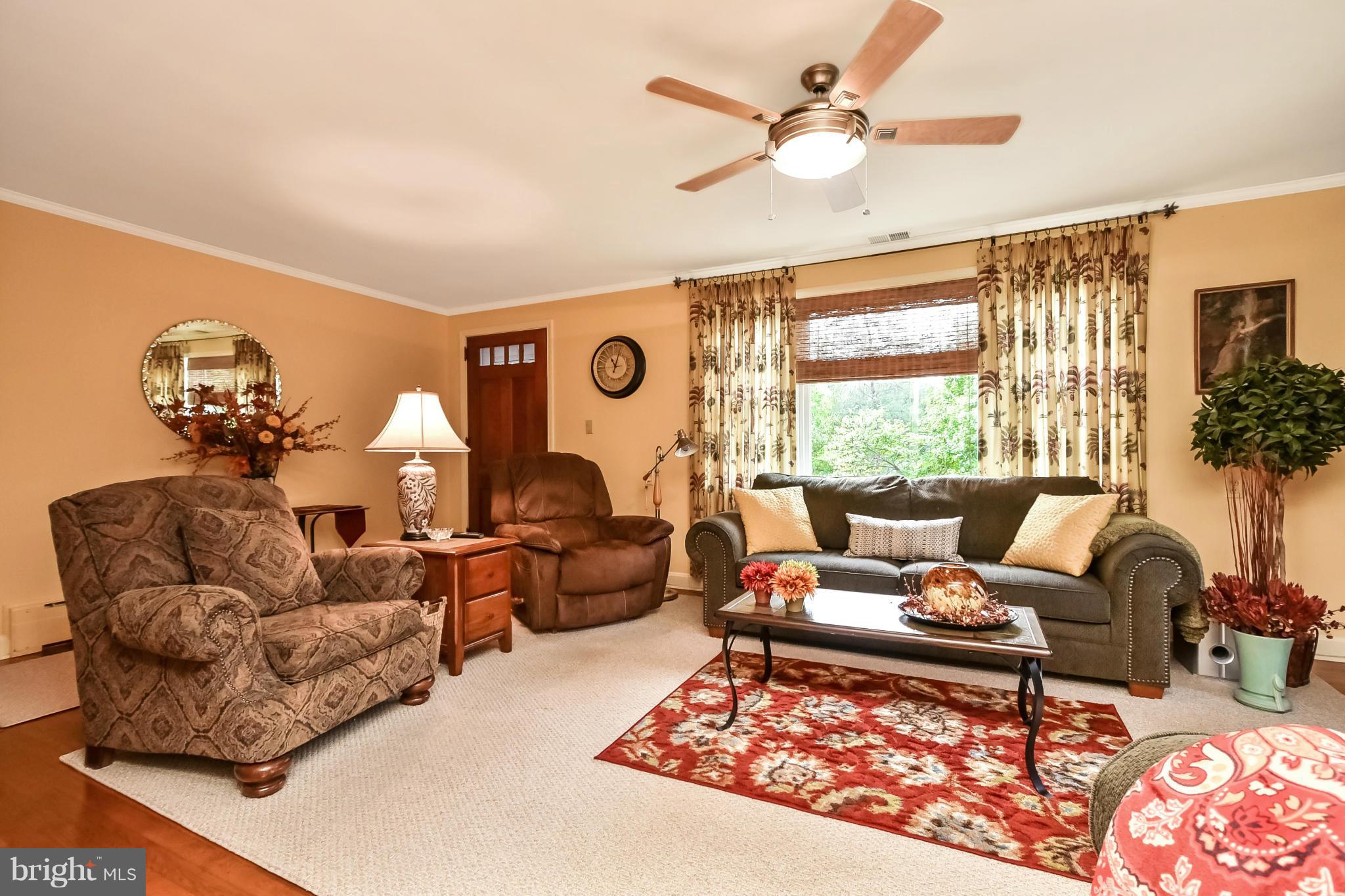 7120 Yates Ford Road Manassas, VA 20111 - Photo 4 of 26 Living Room
