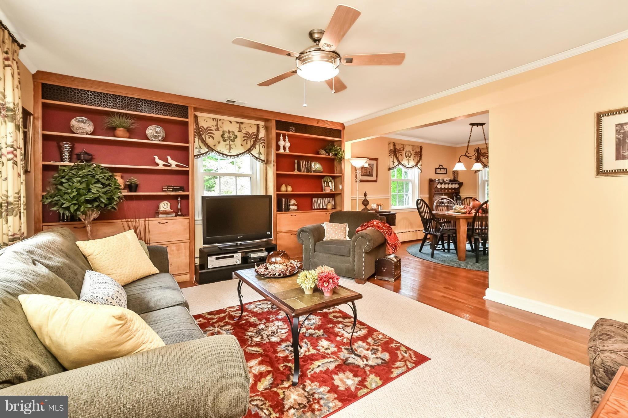 7120 Yates Ford Road Manassas, VA 20111 - Photo 5 of 26 Living Room