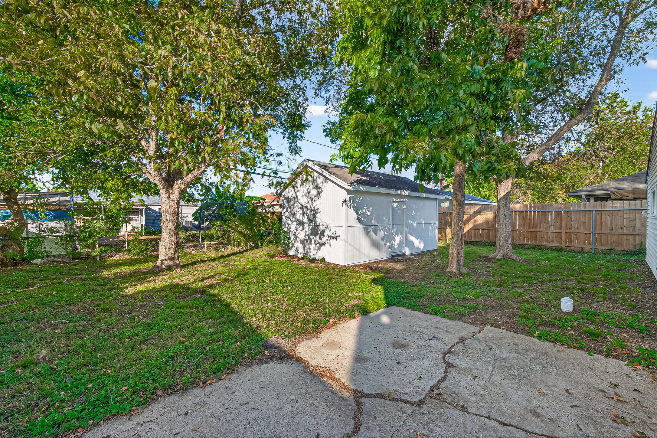 4729 Paradise Lane Houston, TX 77048 - Photo 40 of 43