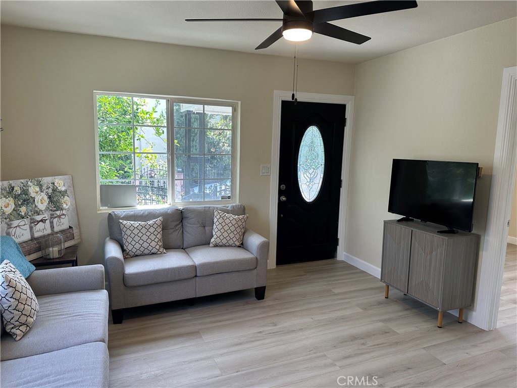 1218 Edith Avenue, Unit E Alhambra, CA 91803 - Photo 7 of 29